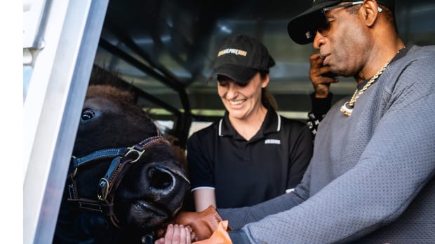 Deion Sanders meets Ralphie at Folsom Field